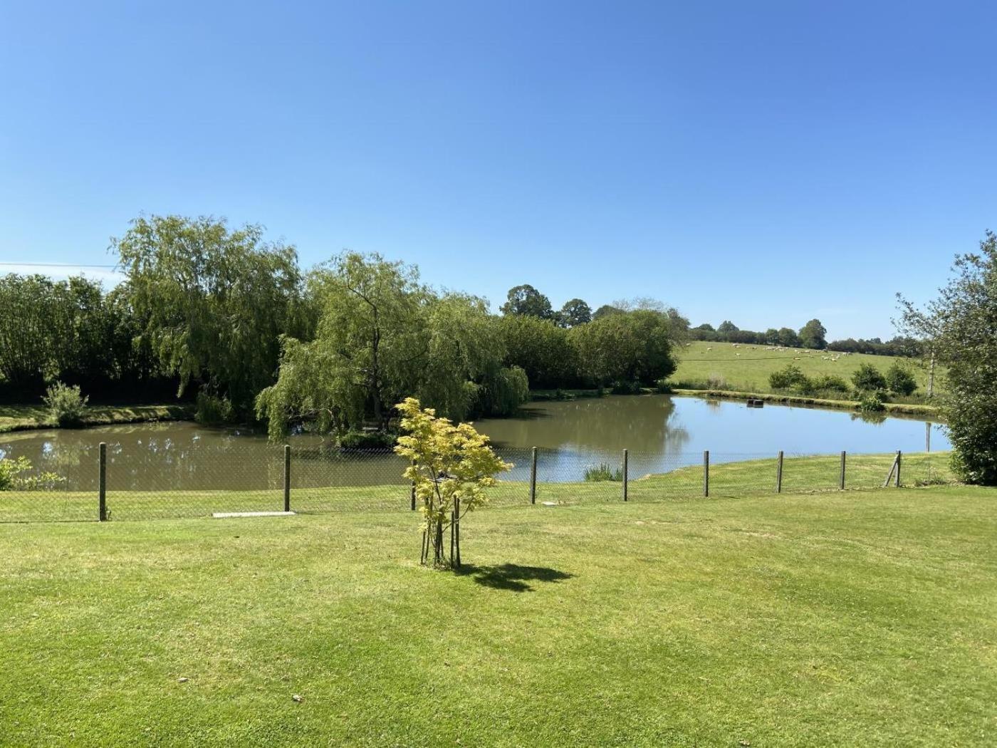 Cornillieres Maisonnettes 35 Pers Jacuzzi, Jeux Tessy-sur-Vire Extérieur photo